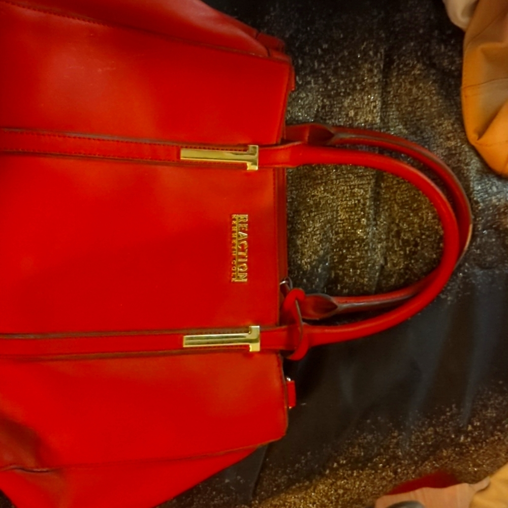 Kenneth Cole reaction leather shoulder tote bag purse